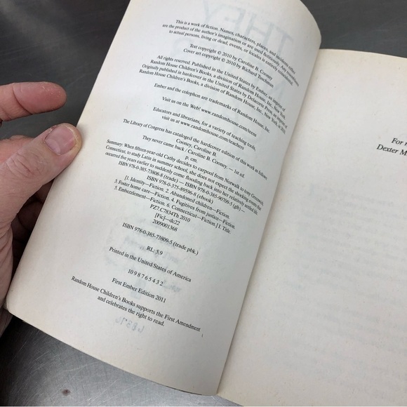 They Never Came Back by: Caroline B. Cooney, paperback book - Picture 2 of 5